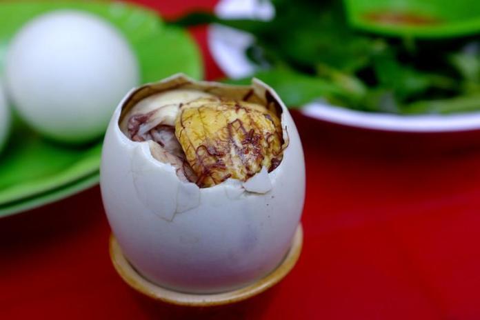 10 món ăn “kỳ dị” ở Việt Nam trong mắt người nước ngoài