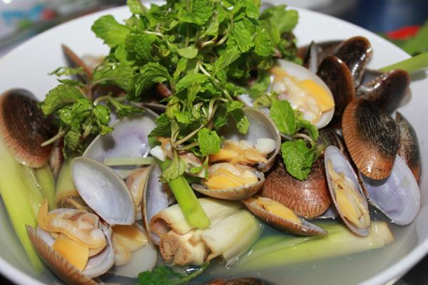 3 món hải sản bình dân hấp dẫn bên bờ biển Cửa Đại