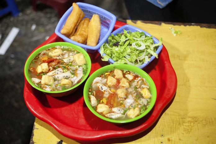 5 món ăn đường phố nóng hổi cho ngày trở lạnh ở Hà Nội