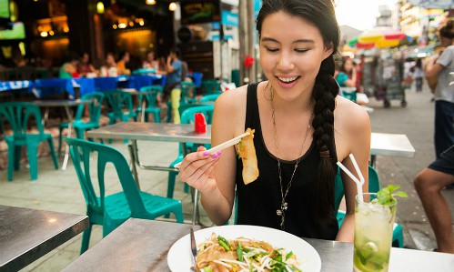 8 sự thật khiến bạn nghĩ lại việc đi ăn hàng