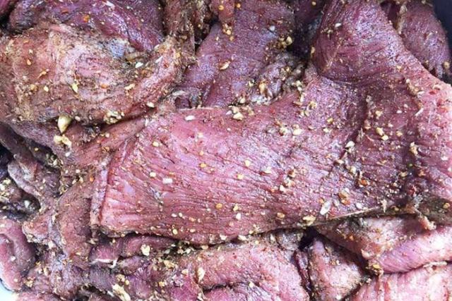 9x vùng cao tiết lộ cách làm thịt lợn gác bếp vị như thịt trâu "ăn mê quên lối về"