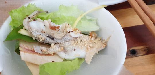 Ăn Tết với gỏi cá Nam Ô