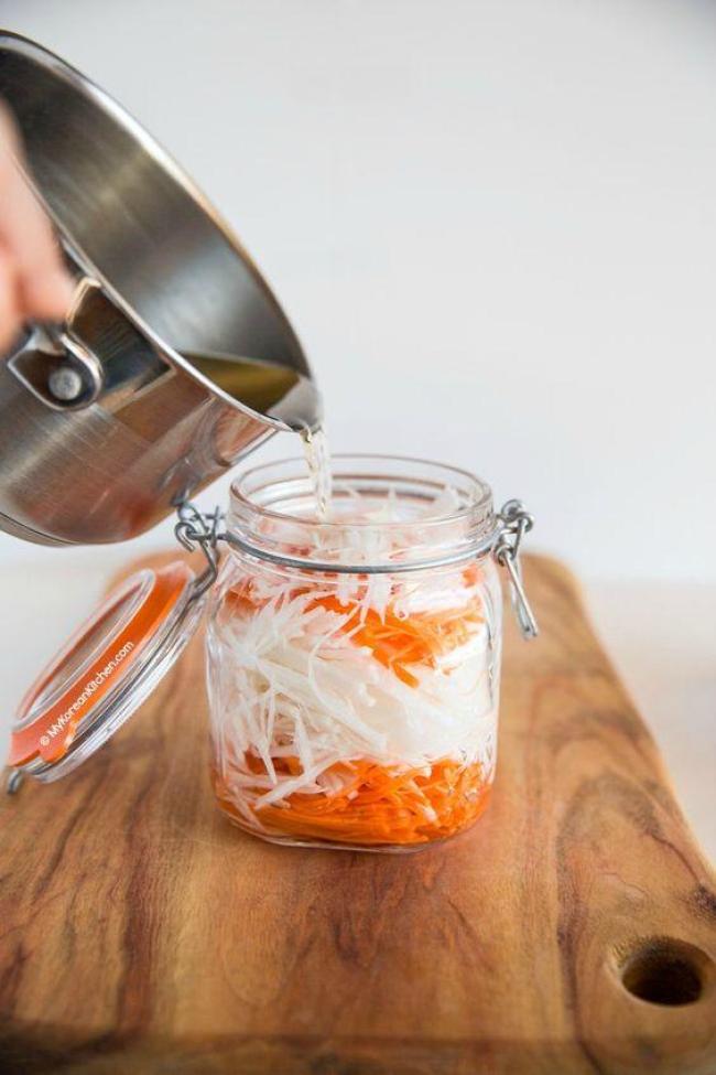 Bạn cũng có thể tự làm hũ cà rốt, củ cải muối chua ngon quên sầu chỉ bằng vài bước cực đơn giản