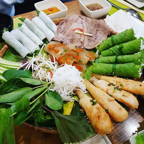 Bánh mì, chả cá và đặc sản Việt phù hợp sở thích ăn uống của ông Trump
