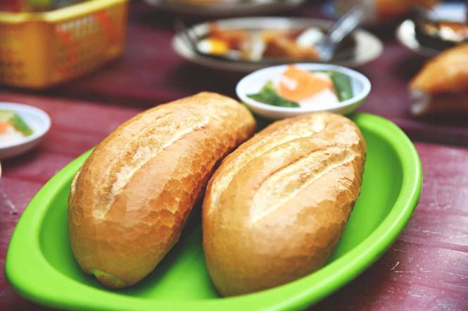 Bánh mì chảo Hòa Mã xưa hơn nửa thế kỉ mê hoặc người Sài Gòn, Việt kiều