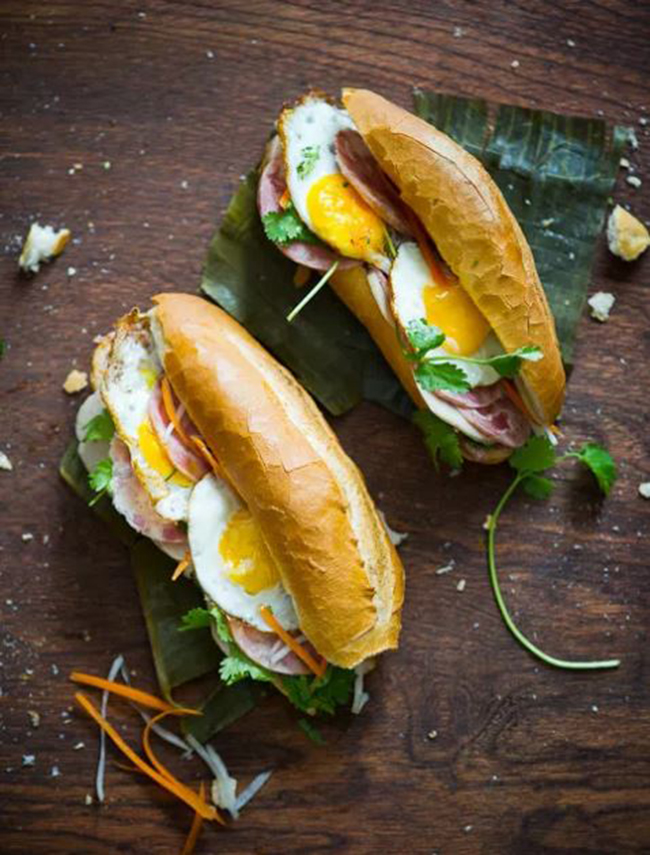 Bánh mì trứng Việt Nam, món ăn sáng ngon nhất thế giới