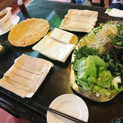 Bánh tráng cuốn thịt và những món ăn không thể bỏ qua khi đến Đà Nẵng