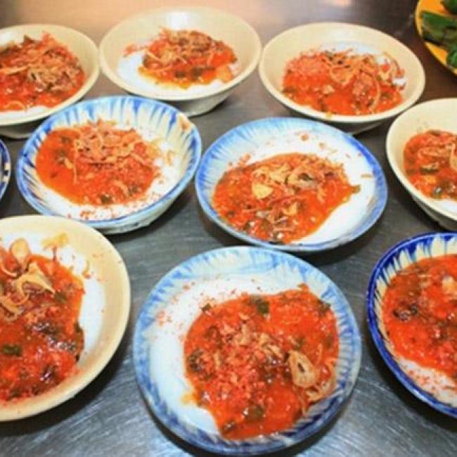 Bánh tráng mắm ruốc giòn rụm, ram thịt nướng nức tiếng ở Quảng Ngãi