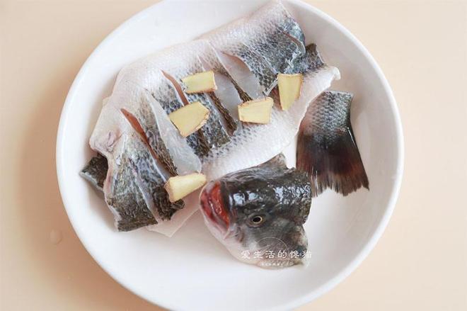 Bí quyết làm món cá hấp không tanh, thơm, thấm gia vị, ai cũng phải khen