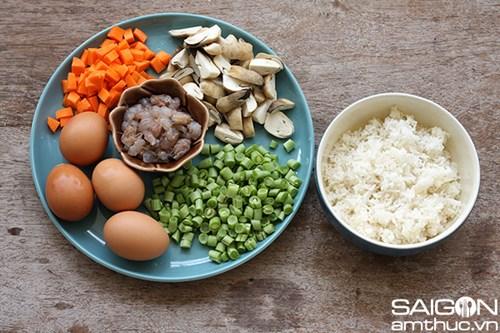 Bí quyết làm món cơm bao trứng chuẩn Hàn Quốc