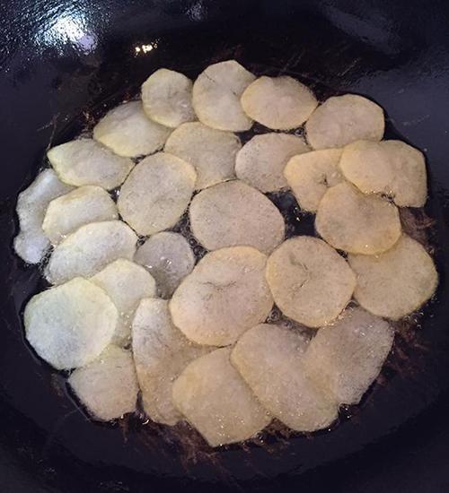 Bim bim khoai tây giòn tan làm nhanh tại nhà