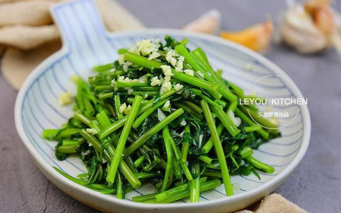Bổ sung ngay 6 món rau xanh vào thực đơn cơm tối để thanh lọc cơ thể sau những ngày Tết ăn cỗ triền miên