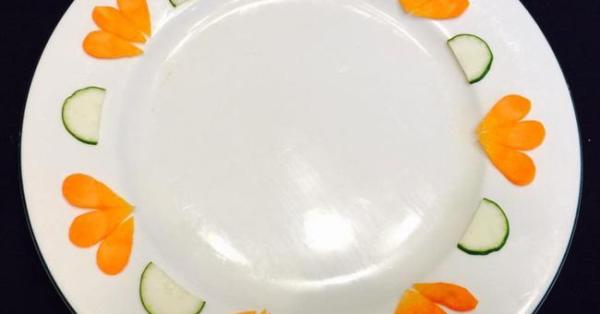 “Bỏ túi” 10 kiểu trang trí đĩa ăn ngày Tết đơn giản mà đẹp mắt