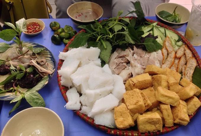 Bốn quán đồ ăn Bắc của sao Việt giữa Sài Gòn