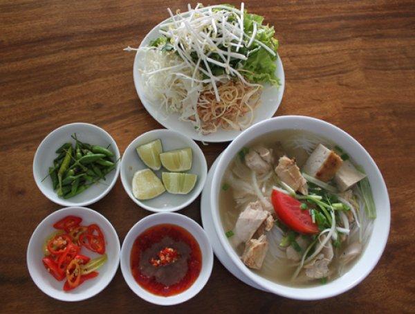 Bún cá lá dầm: món ăn bình dị, hương vị khó quên ở Nha Trang