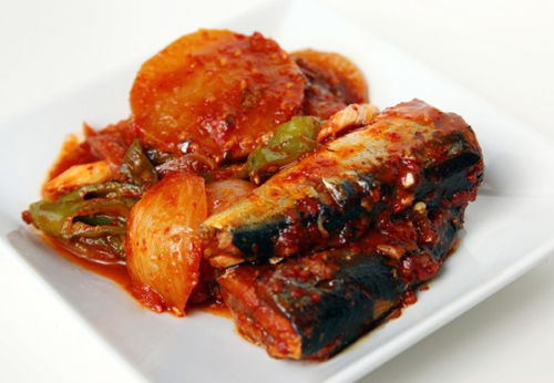 Cá thu đao om cay nóng kiểu Hàn dễ nấu
