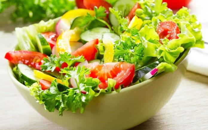 Cách làm 4 loại salad hấp dẫn, chống ngán ngày Tết