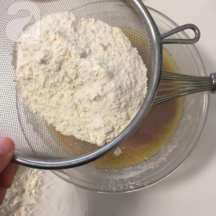Cách làm bánh bông lan bằng nồi cơm điện, không cần lò nướng