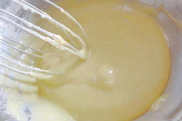 Cách làm bánh bông lan trứng muối mềm thơm, ngon ngậy, ăn là mê