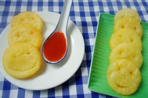 Cách làm bánh khoai tây hình mặt cười giòn ngon cho bé