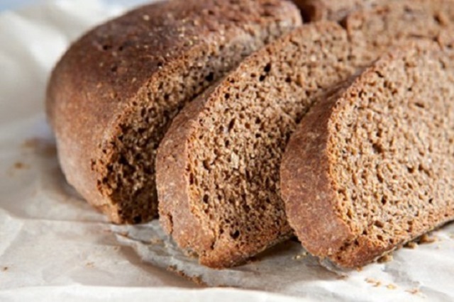 Cách làm bánh mì đen thơm ngon, bổ dưỡng