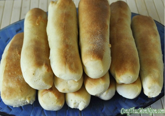 Cách làm bánh mì que giòn thơm ngộ nghĩnh