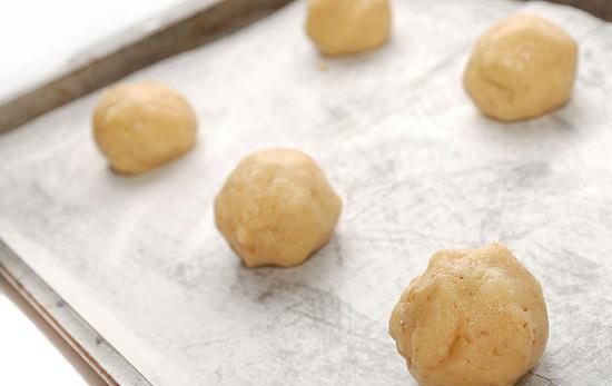 Cách làm bánh quy quả hồ đào hấp dẫn lòng người