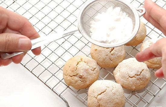 Cách làm bánh quy quả hồ đào hấp dẫn lòng người