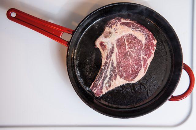 Cách làm bò bít tết đơn giản nhất cho bữa tối