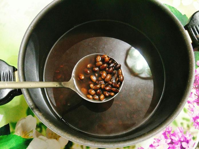 Cách làm chè đậu đen cốt dừa mát dịu ngày hè
