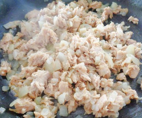 Cách làm khoai tây bọc cá ngừ chiên giòn cả nhà mê