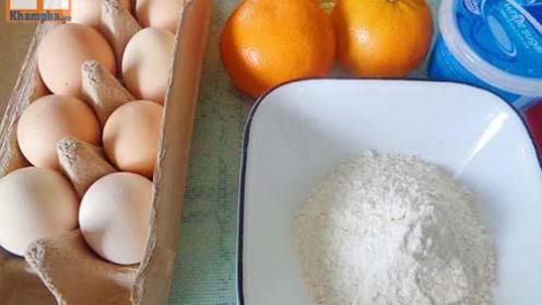 Cách làm món bánh bông lan cuộn cam tươi ngon miễn chê, ăn là mê
