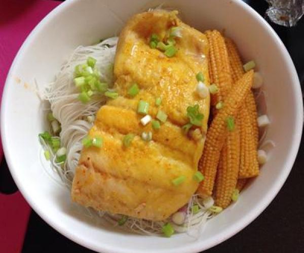 Cách làm món bún cá Tom Yum chua cay kiểu Thái ngon tuyệt