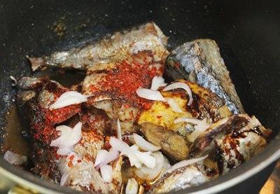 Cách làm món cá nục kho dưa cải chua hấp dẫn