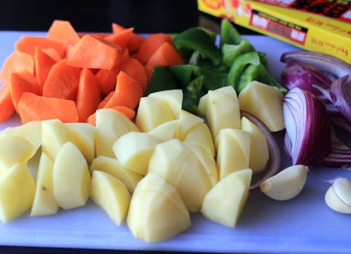 Cách làm món cà ri bò khoai tây ngon miễn chê