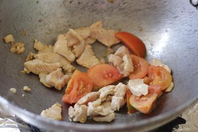 Cách làm món cải bẹ muối chua xào thịt gà chống ngán
