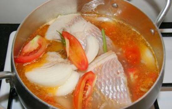 Cách làm món canh cá điêu hồng nấu ngót ngọt thanh quá ngon cho ngày nóng
