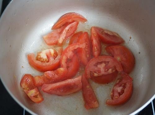 Cách làm món canh chua cá ba sa ngon hấp dẫn