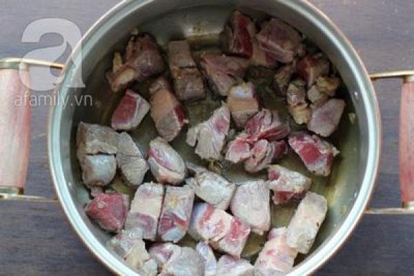 Cách làm món cơm thịt bò siêu hấp dẫn cho bữa tối cuối tuần nhanh gọn