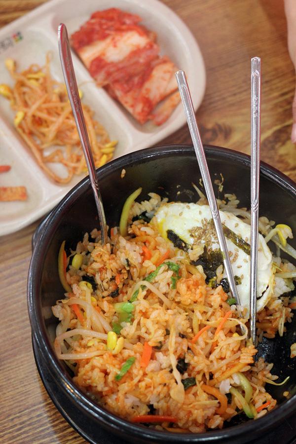 Cách làm món cơm trộn Bibimbap Hàn Quốc cực ngon