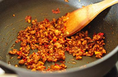 Cách làm món đậu hũ xào thịt heo xay đậm đà, ngon cơm