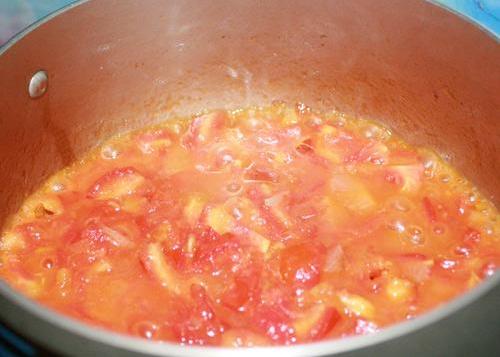Cách làm món đậu nhồi thịt sốt cà chua dân dã mà ngon