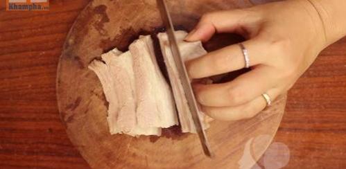 Cách làm món dưa chuột cuộn thịt ba chỉ giòn giòn, rất ngon và mát