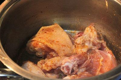 Cách làm món gà nấu rau quế ăn cùng bún cực ngon