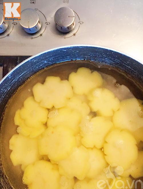 Cách làm món mứt khoai tây thơm bùi đón Tết