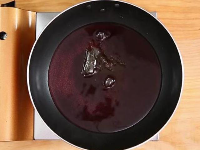 Cách làm món sinh tố dâu tây kem tươi giải nhiệt mùa nóng
