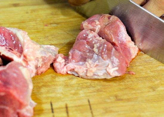 Cách làm món thịt bò hầm mới lạ