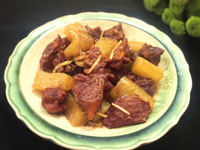 Cách làm món thịt bò kho củ cải đậm đà cho bữa cơm thêm ngon miệng