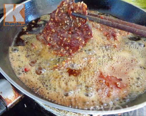 Cách làm món thịt bò khô tẩm sả ớt dai ngọt, thơm ngon