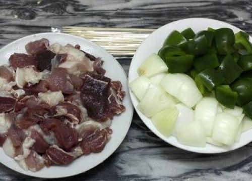 Cách làm món thịt bò, lợn xiên rán thơm phức, ngon hấp dẫn
